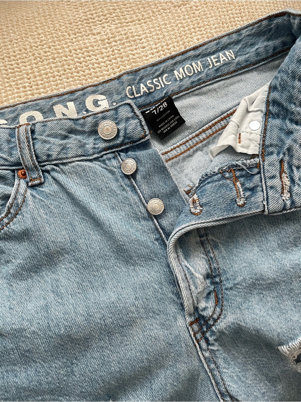 Classic Mom Jean - Light Blue Relaxed Fit